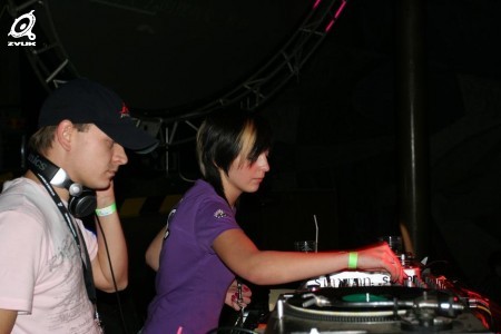DJ Rise vs DJ Marika